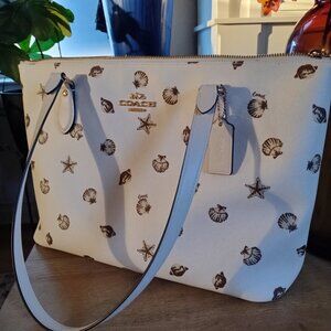 Gallery Tote Bag With Shell Print